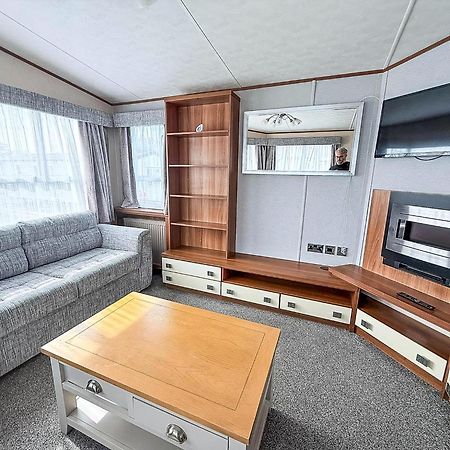 Lovely 8 Berth Caravan At Sunnydale In Lincolnshire Ref 35239S Louth  Exterior photo