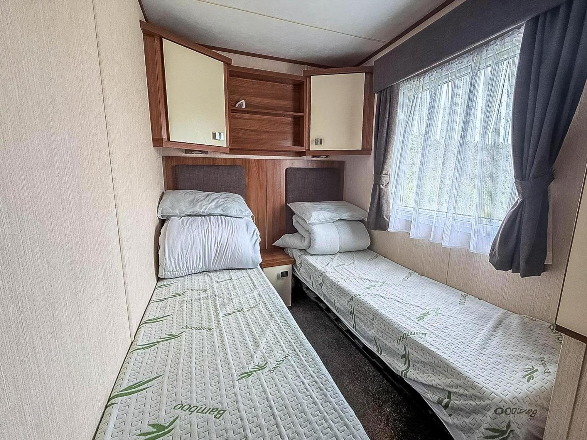 Lovely 8 Berth Caravan At Sunnydale In Lincolnshire Ref 35239S Louth  Exterior photo